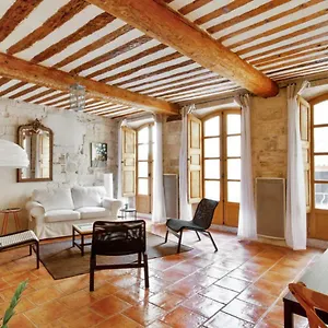 Charming Traditional Flat With Garage At The Heart Of - Welkeys Avignon