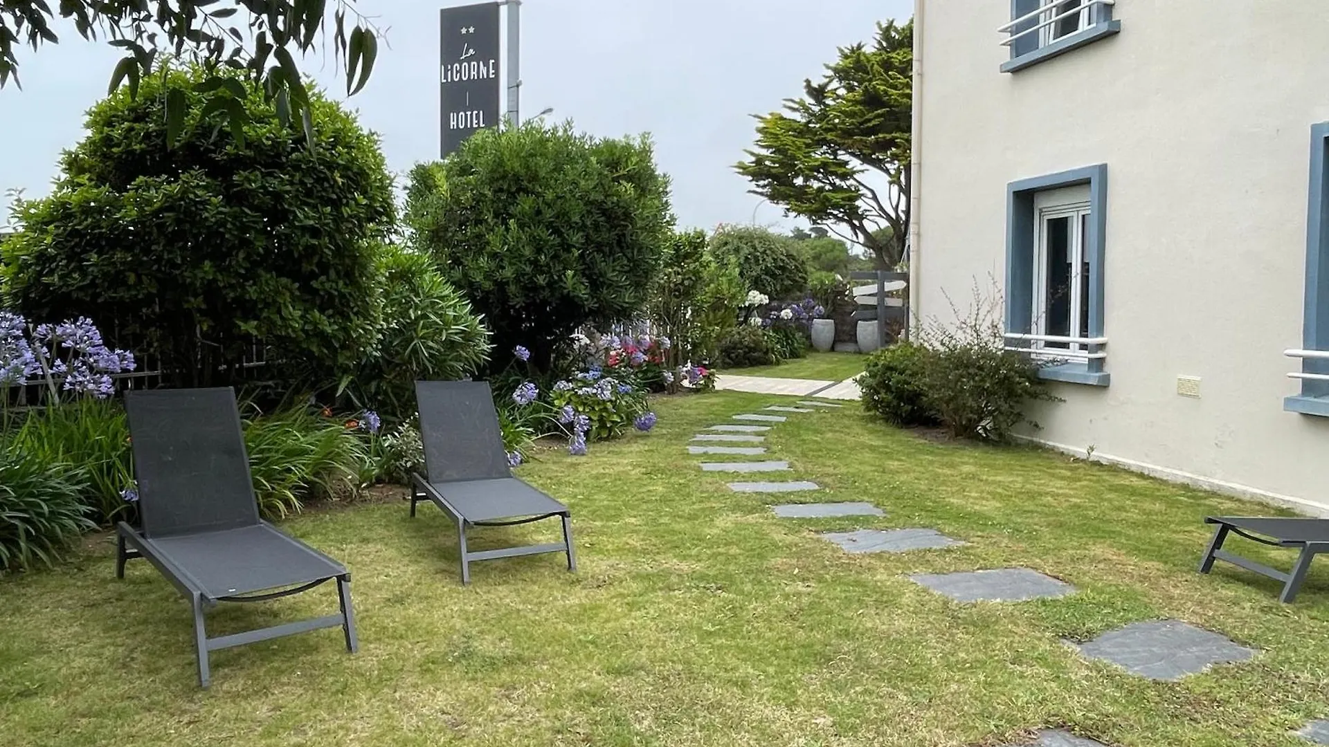 Hotel La Licorne Carnac 2*,  France